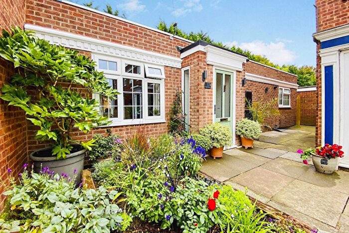 2 Bedroom Bungalow For Sale In Wolsey Way, Syston, LE7