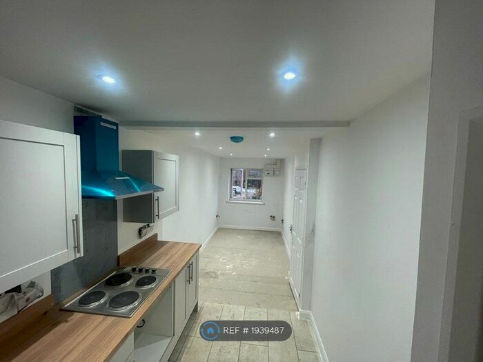 1 Bedroom Flat To Rent In Cricket Road, Oxford, OX4