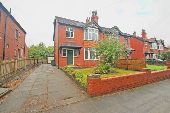 3 Bedroom Semi-Detached House To Rent In Becketts Park Drive, Headingley, Leeds, LS6