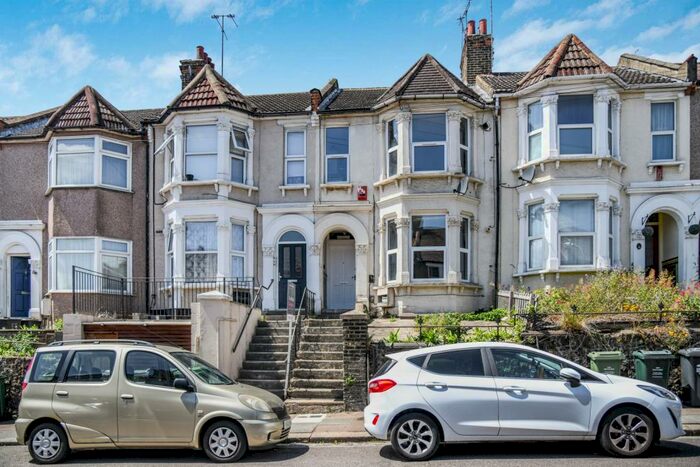 1 Bedroom Flat To Rent In Priory Hill, Dartford, DA1