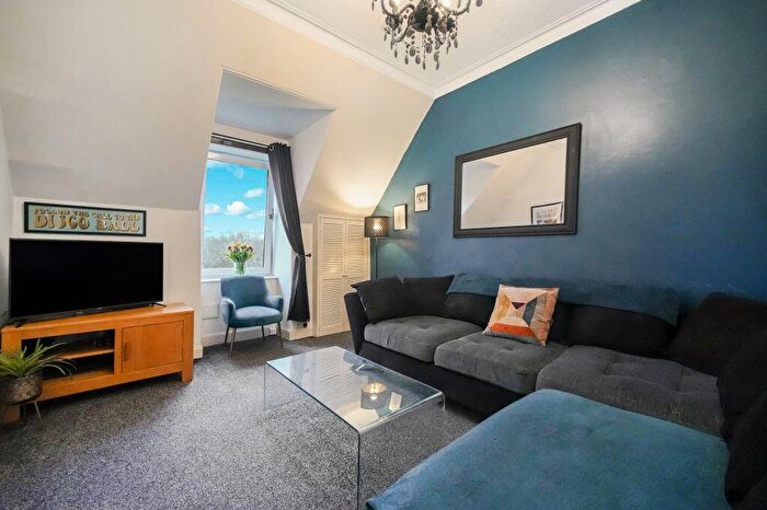 2 Bedroom Flat For Sale In B Edgefield Road, Loanhead, EH20