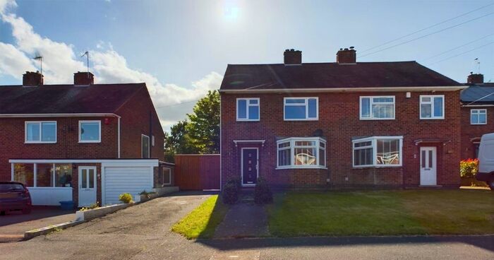 5 Bedroom Semi-Detached House To Rent In Fairway Close, Allestree, Derby, DE22
