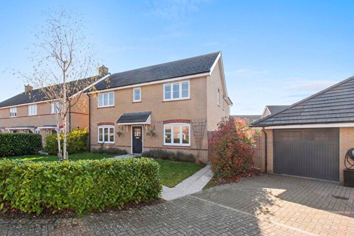 4 Bedroom Detached House For Sale In Barley Close, Longwick, HP27