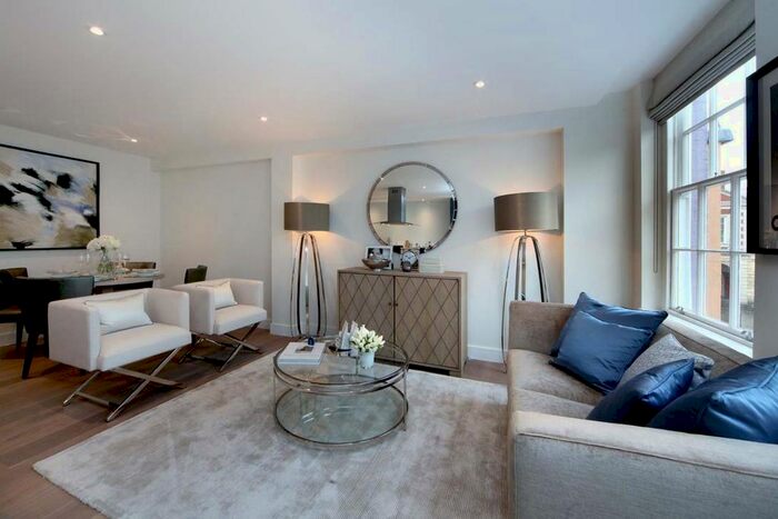 2 Bedroom Flat To Rent In High Street, High Street, Windsor, Berkshire, SL4