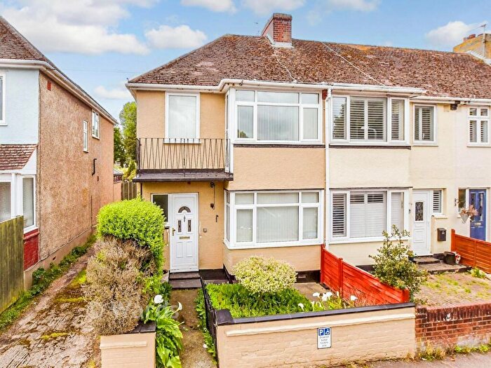 3 Bedroom End Of Terrace House For Sale In Glack Road, Deal, Kent, CT14