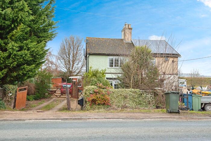 2 Bedroom Semi-Detached House For Sale In Lineside, Boston, Lincolnshire, PE20