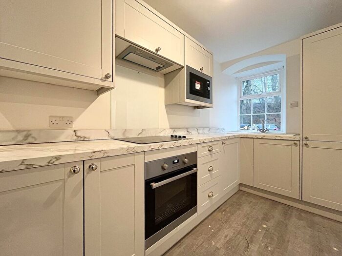 1 Bedroom Apartment To Rent In Hallas Bridge, Cullingworth, Bradford, BD13