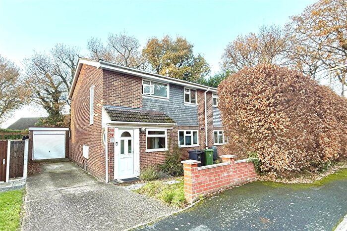 4 Bedroom Detached House For Sale In Queensway, Frimley Green, Surrey, GU16