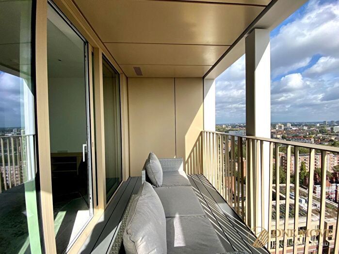 2 Bedroom Flat To Rent In Bouchon Point, The Silk District, E1