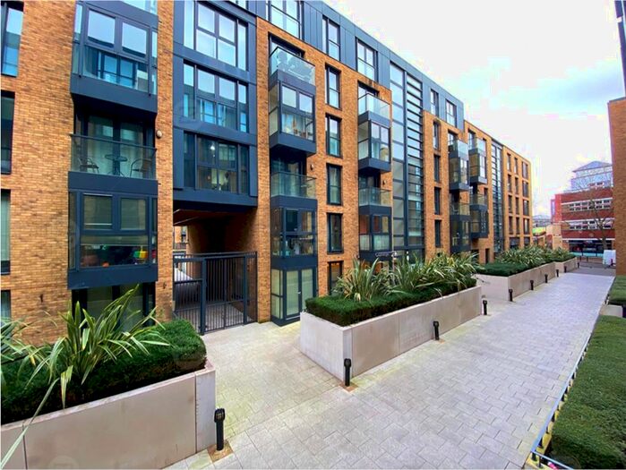 2 Bedroom Flat To Rent In Southside, St. John's Walk, Birmingham, B5