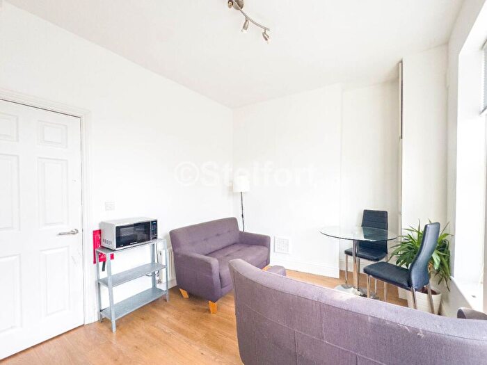 3 Bedroom Flat To Rent In Holloway Road, London, N7