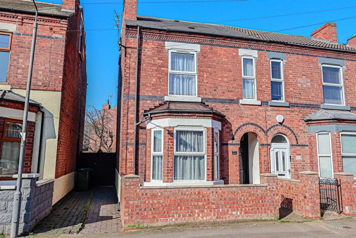 4 Bedroom Semi-Detached House For Sale In Ashwell Street, Netherfield, Nottingham, NG4