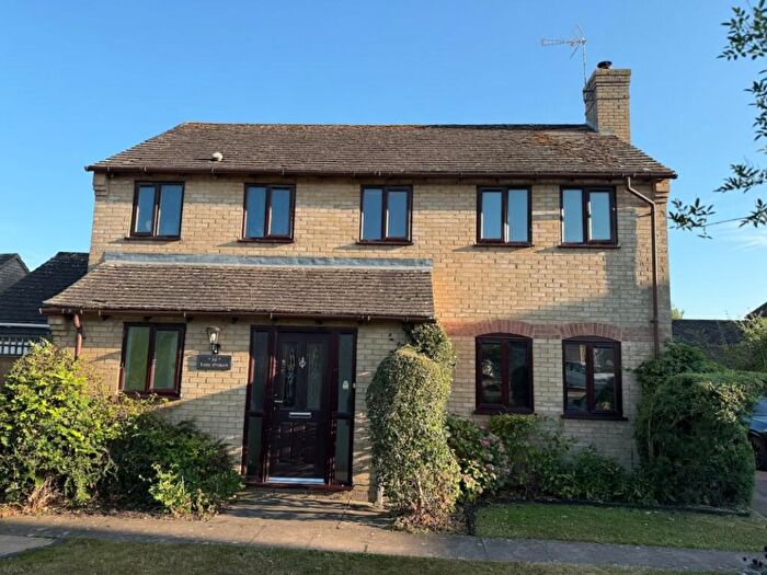 4 Bedroom Detached House For Sale In Hurdeswell, Witney, OX29