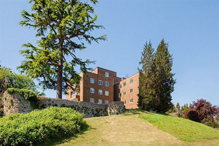 3 Bedroom Flat For Sale In Glenavon Park, Bristol, BS9