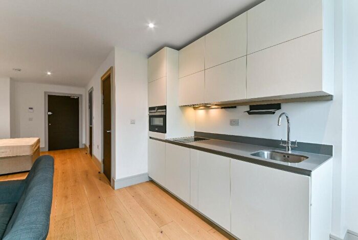 Studio To Rent In Spring Villa Road, Edgware, Middlesex, HA8