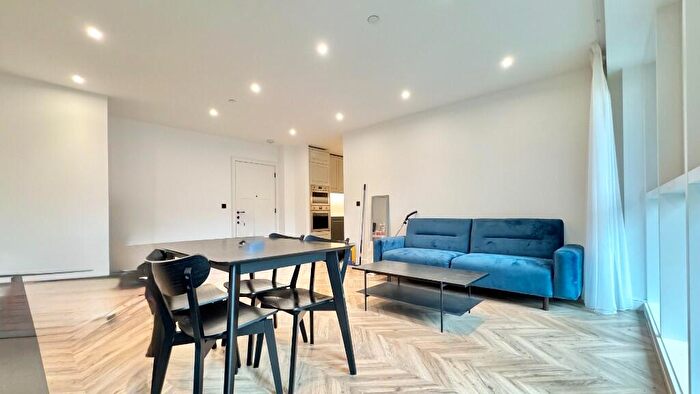 2 Bedroom Apartment To Rent In Heritage Walk, Kingston Upon Thames, Surrey, KT1