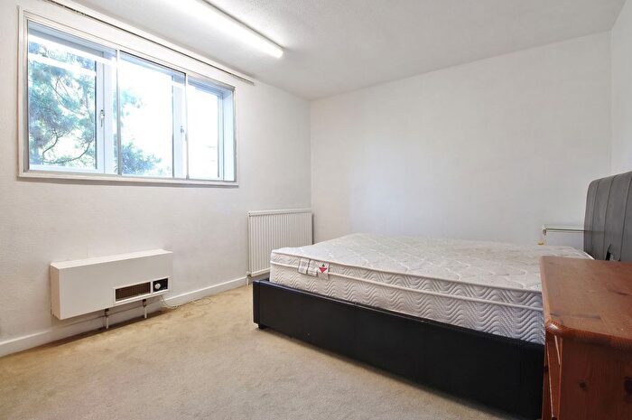 2 Bedroom Flat To Rent In Alexandra Road, Hounslow, TW3