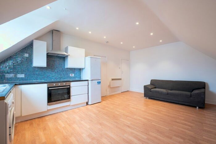 1 Bedroom Flat To Rent In Streatham Common North, London, SW16