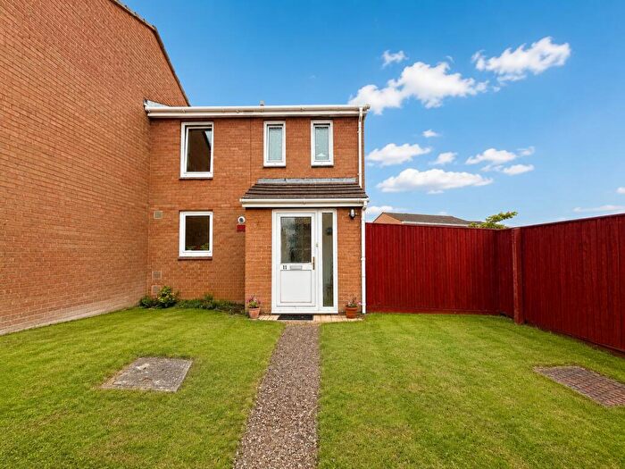 3 Bedroom End Of Terrace House For Sale In Tintagel Close, Exeter, EX4