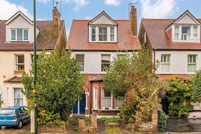 1 Bedroom Flat For Sale In Richmond Road, St Margarets, TW1