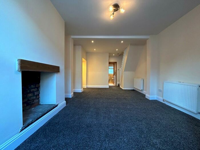 3 Bedroom House To Rent In Grosvenor Road, L15