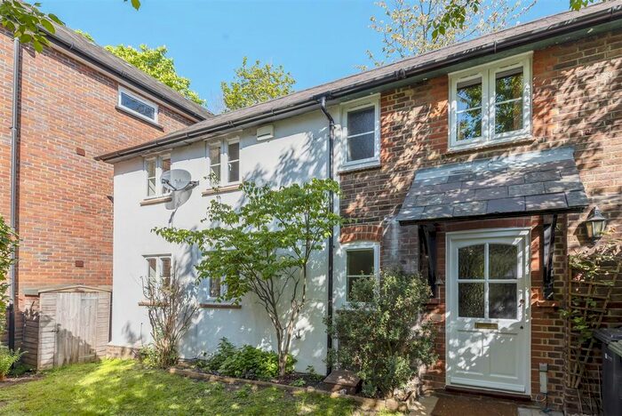 3 Bedroom Property To Rent In Ockham Road South, East Horsley, Leatherhead, KT24