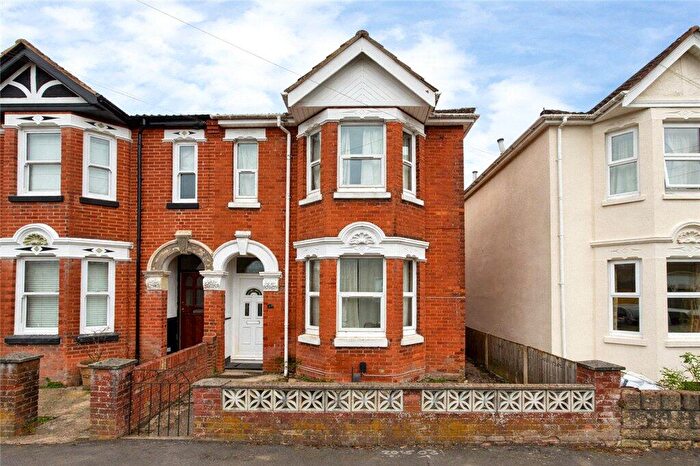 3 Bedroom Semi Detached House For Sale In Richville Road, Regents Park, Southampton, Hampshire, SO16