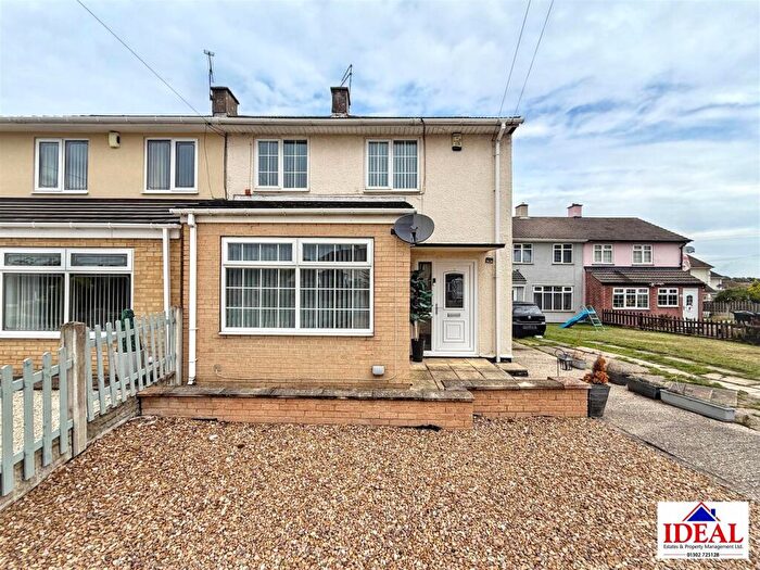 2 Bedroom Semi Detached House For Sale In Lindley Crescent, Thurnscoe, Rotherham, S63