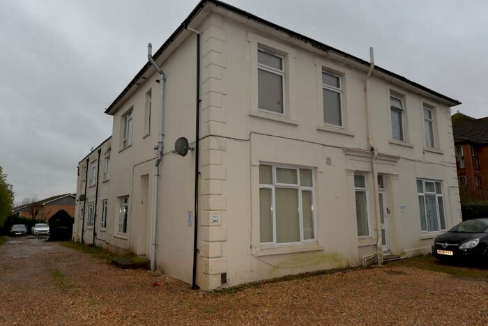2 Bedroom Flat To Rent In - Waterloo Road, Southampton, SO15
