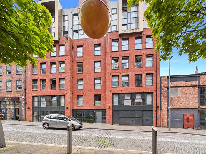 Apartment To Rent In Wolstenholme Square, Liverpool, Merseyside, L1