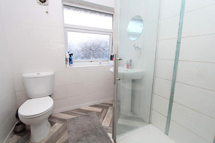 3 Bedroom Semi-Detached House For Sale In Weaver Close, Pensnett, Brierley Hill, DY5