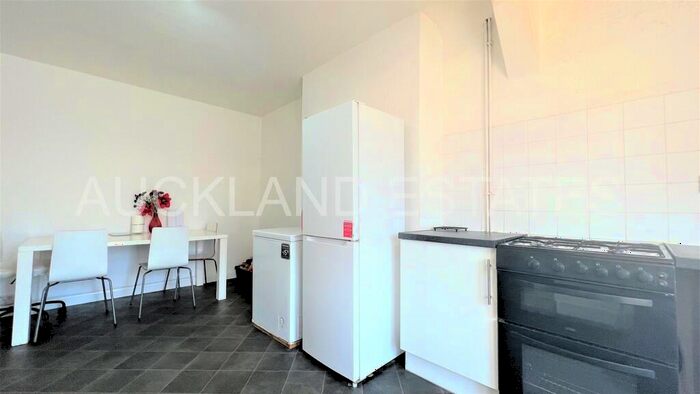 2 Bedroom Maisonette To Rent In The Broadway, Potters Bar, EN6