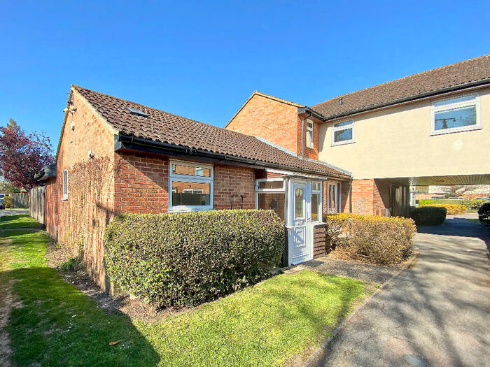 1 Bedroom Bungalow To Rent In Wellesley Close, Avondale, Ash Vale, GU12