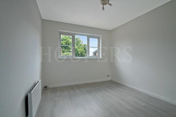 1 Bedroom Flat To Rent In Kingfisher Way, London, NW10