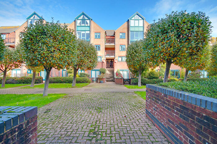 2 Bedroom Apartment For Sale In No Chain! Bitterne Park Location! Two Bedroom Apartment!, SO18