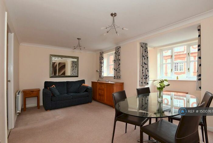 2 Bedroom Flat To Rent In Bennett Crescent, Oxford, OX4