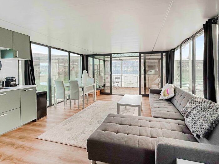 2 Bedroom Flat For Sale In Brighton Marina Village, Brighton, BN2