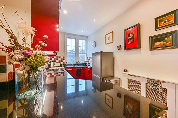 2 Bedroom Flat To Rent In Castellain Road, Little Venice, London, W9