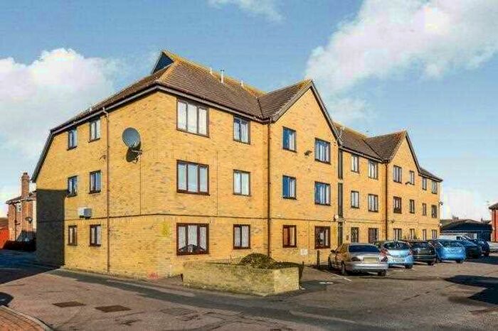 1 Bedroom Apartment For Sale In Empire Court, Clacton On Sea, CO15