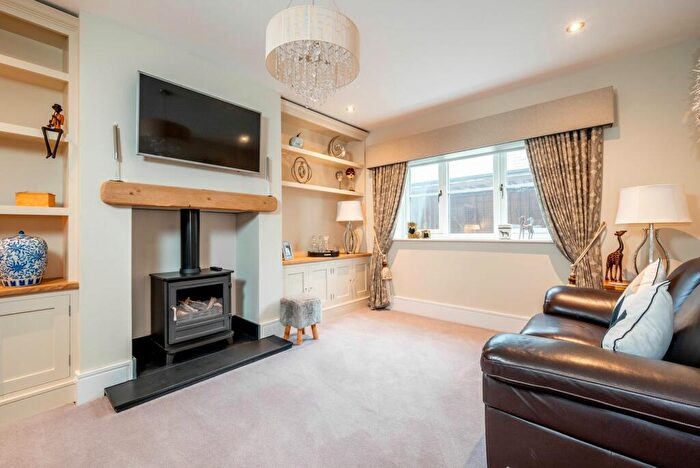 3 Bedroom Terraced House For Sale In Eastview Close, Stow On The Wold, GL54
