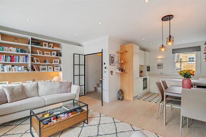 3 Bedroom Flat For Sale In Broughton Road, London, SW6