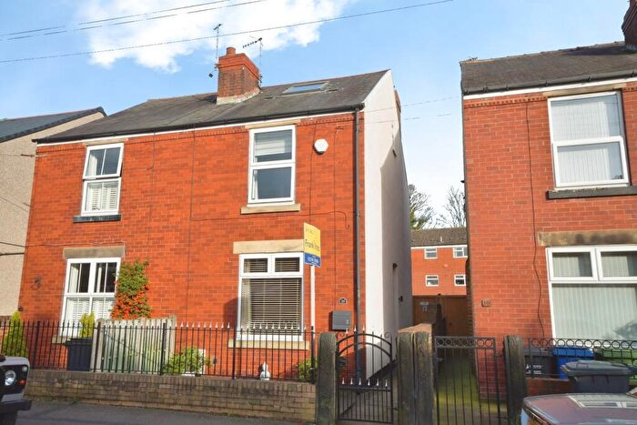 3 Bedroom Semi Detached House For Sale In Heaton Street, Chesterfield, Derbyshire, S40