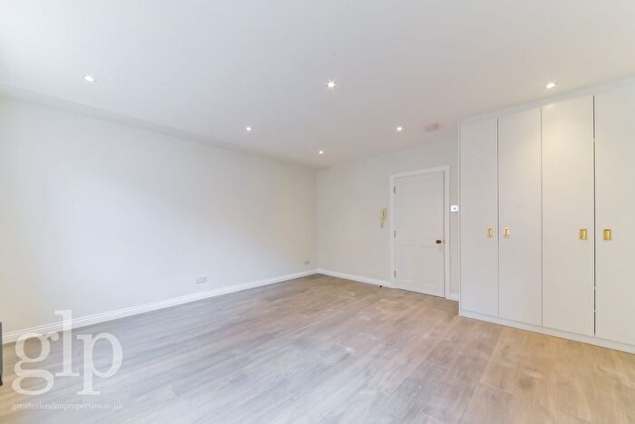 Studio To Rent In Marshall Street, London, W1F