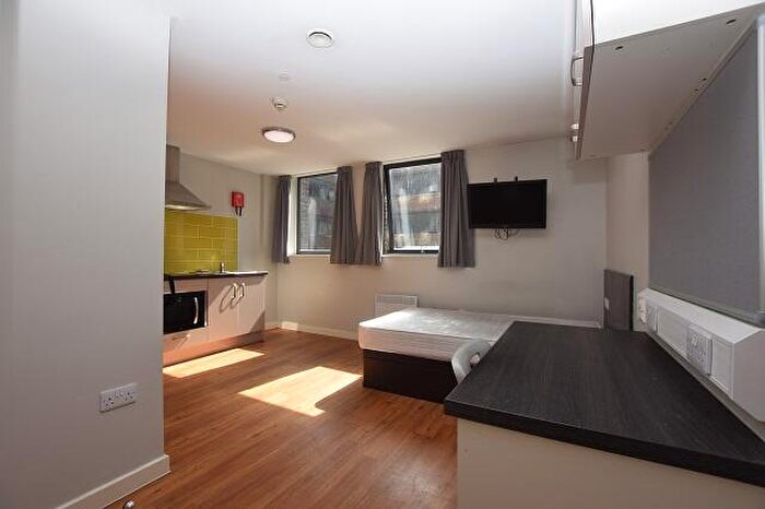 Apartment To Rent In Sovereign House, Queen St, S1