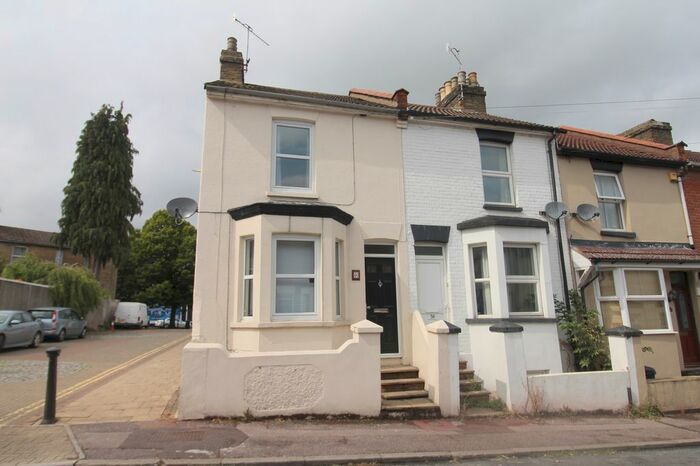 2 Bedroom Terraced House To Rent In Bright Road, Chatham, Kent, ME4