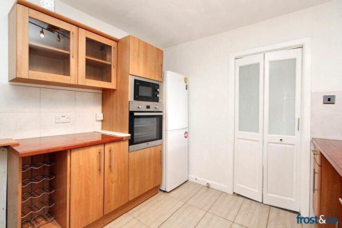 2 Bedroom Flat To Rent In Commercial Road, Ashley Cross, BH14