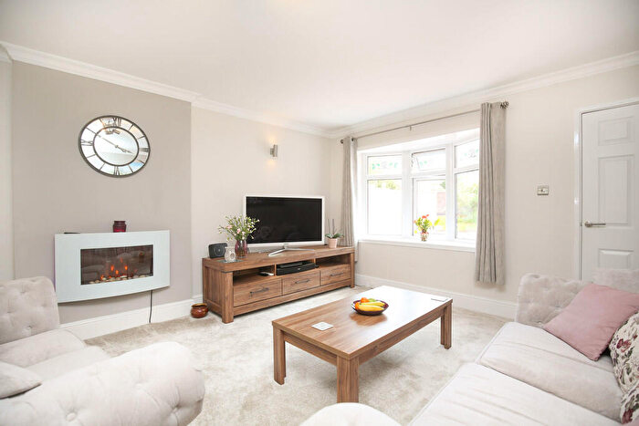 4 Bedroom Detached House For Sale In The Aspens, Kingsbury, B78