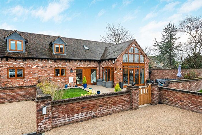 3 Bedroom Barn Conversion For Sale In Merton Road, Ambrosden, Bicester, OX25