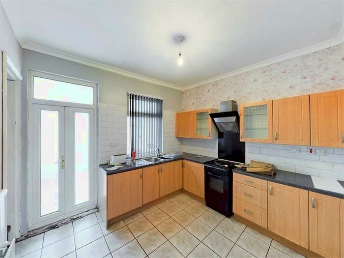 3 Bedroom End Of Terrace House For Sale In Cross Street, Wombwell, Barnsley, South Yorkshire, S73