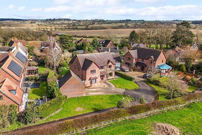 5 Bedroom Detached House For Sale In Panters Close, Nash, MK17